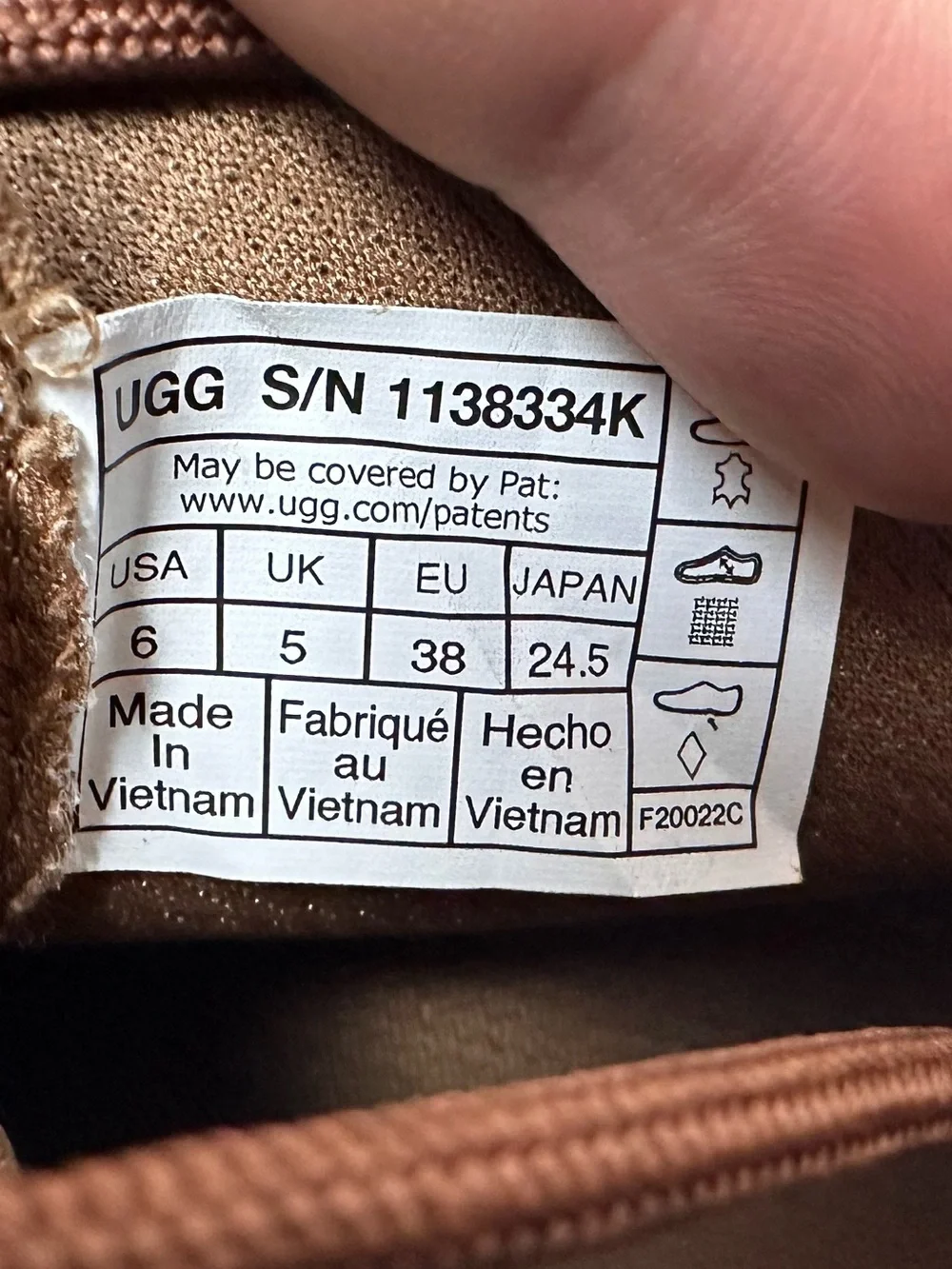 UGG Boys Canoe II Chukka Boot Size US 6.0 - EU 38